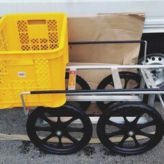 🔴山口市、アルミハウスカー¥15000🔴黄色のコンテナ縦2個・横3個🔴16インチ高床の画像