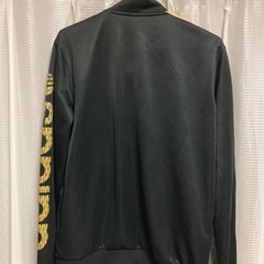 早い物🏆❣️adidas トラックジャケット ブラック ゴールドの画像