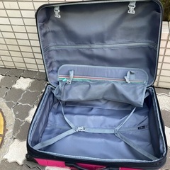 超軽量スーツケース65.50.30センチの画像