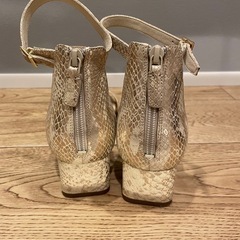 【2点セット】Cole Han サンダル＋ハイ
ヒールの画像