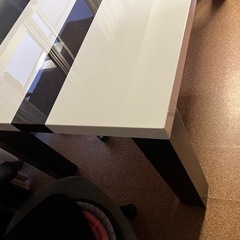 ダイニングテーブルの画像