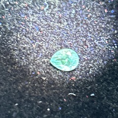 お値段交渉承り中‼️天然石 アパタイト ペアシェイプ　0.41ct ルースの画像