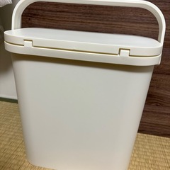 無料　密閉できるゴミ箱　おむつなどの画像