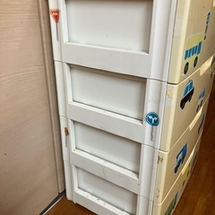 受付終了。子ども用洋服タンス4段(色褪せ有)の画像