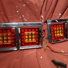 4トン　大型　LEDテール　の画像