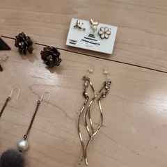 ピアス　樹脂の画像