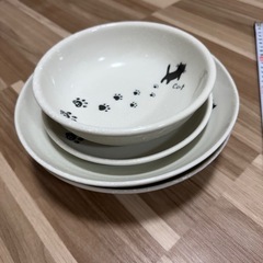 猫柄のカレー皿等の画像