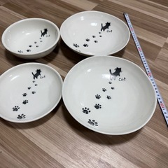猫柄のカレー皿等の画像