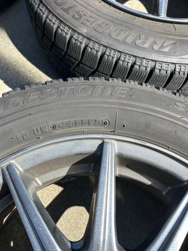 スタッドレスタイヤ　ブリヂストン　VRX 165/70R14 4本セット1本難あり