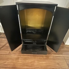 黒い仏壇の画像