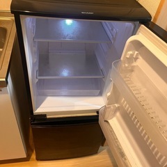 冷蔵庫【SHARP（シャープ）製の2ドア】の画像