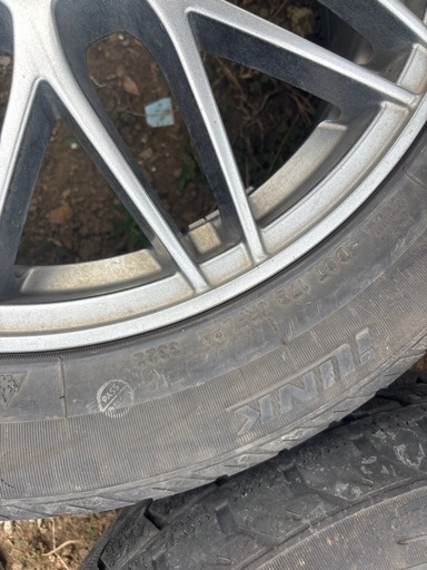 スタッドレスアルミホイール付