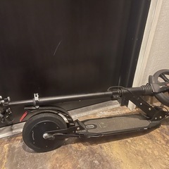 折りたたみキックボードの画像