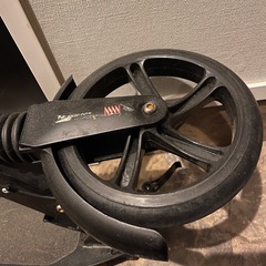 折りたたみキックボードの画像