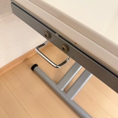 昇降式　テーブルの画像