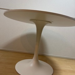 IKEA 丸ダイニングテーブル　ドクスタの画像