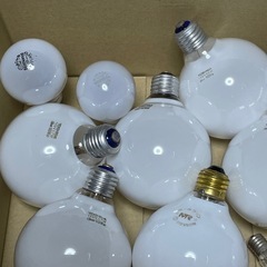 電球たくさんの画像