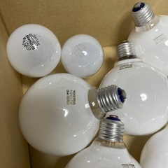 電球たくさんの画像