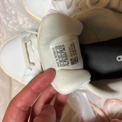 スポーツシューズとスニーカーの画像