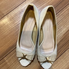ほぼ新品のREGALパンプスとその他靴の画像