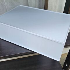 美品✨フタ付きプラスチック収納ケースの画像