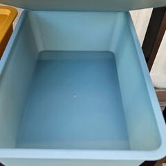 美品✨フタ付きプラスチックケース カラーの画像