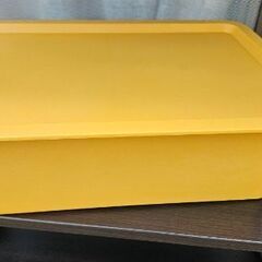 美品✨フタ付きプラスチックケース カラーの画像