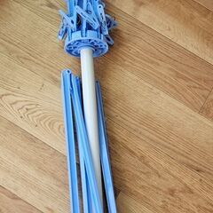 美品✨アイリスオーヤマ製の「室内物干しパラソル2段 WSP-132」の画像