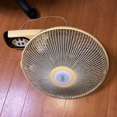 壁掛け扇風機の画像