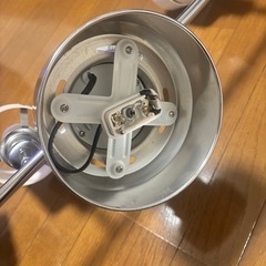 シーリングライト 4連 電球付きの画像