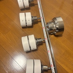 シーリングライト 4連 電球付きの画像