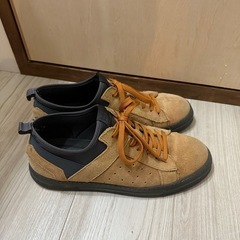 スニーカー 靴 ブラウン 28せんちcmの画像
