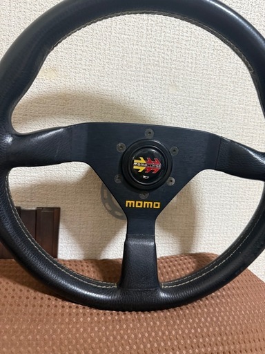 モモ ステアリング