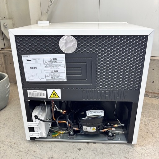 1ドアノンフロン冷凍庫 comfee コンフィー RCD40WH1JP 32L 右開き 2025年製 ホワイト