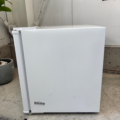 1ドアノンフロン冷凍庫 comfee コンフィー RCD40WH1JP 32L 右開き 2025年製 ホワイト