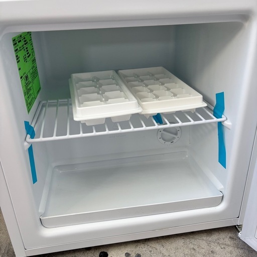 1ドアノンフロン冷凍庫 comfee コンフィー RCD40WH1JP 32L 右開き 2025年製 ホワイト