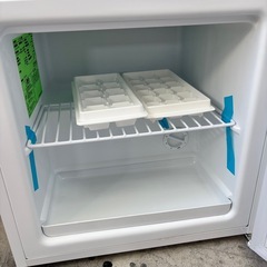 1ドアノンフロン冷凍庫 comfee コンフィー RCD40WH1JP 32L 右開き 2025年製 ホワイトの画像