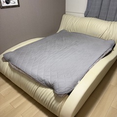 クイーンベッド　の画像