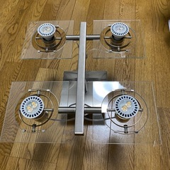 IKEA FUGA T0428 4灯シーリングライト（電球付き）の画像