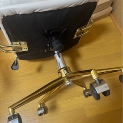 キャスター付きイスの画像
