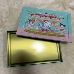 サンリオ缶ケースの画像