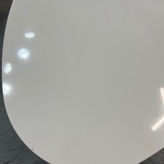 【センターテーブル】楕円形のホワイトテーブルの画像