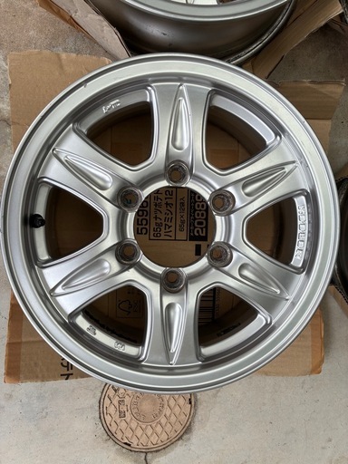 Weds KEELER 15x6.0J +33 PCD 6Hx139.7 200系ハイエース