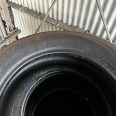 215/65r15 110/108L Lt ノーマルタイヤ4本セットの画像