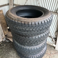215/65r15 110/108L Lt ノーマルタイヤ4本セットの画像