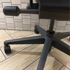 ハーマンミラー　アーロンチェア AER1B23DWALP G1G1G1 美品の画像