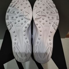 adidasトレーニングシューズ24.0の画像