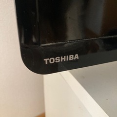 ［10/6引取り可能な方限定］テレビ、テレビ台セット
の画像