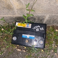 バッテリー　車　パーツの画像