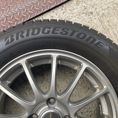スタッドレスタイヤ185/65r15の画像